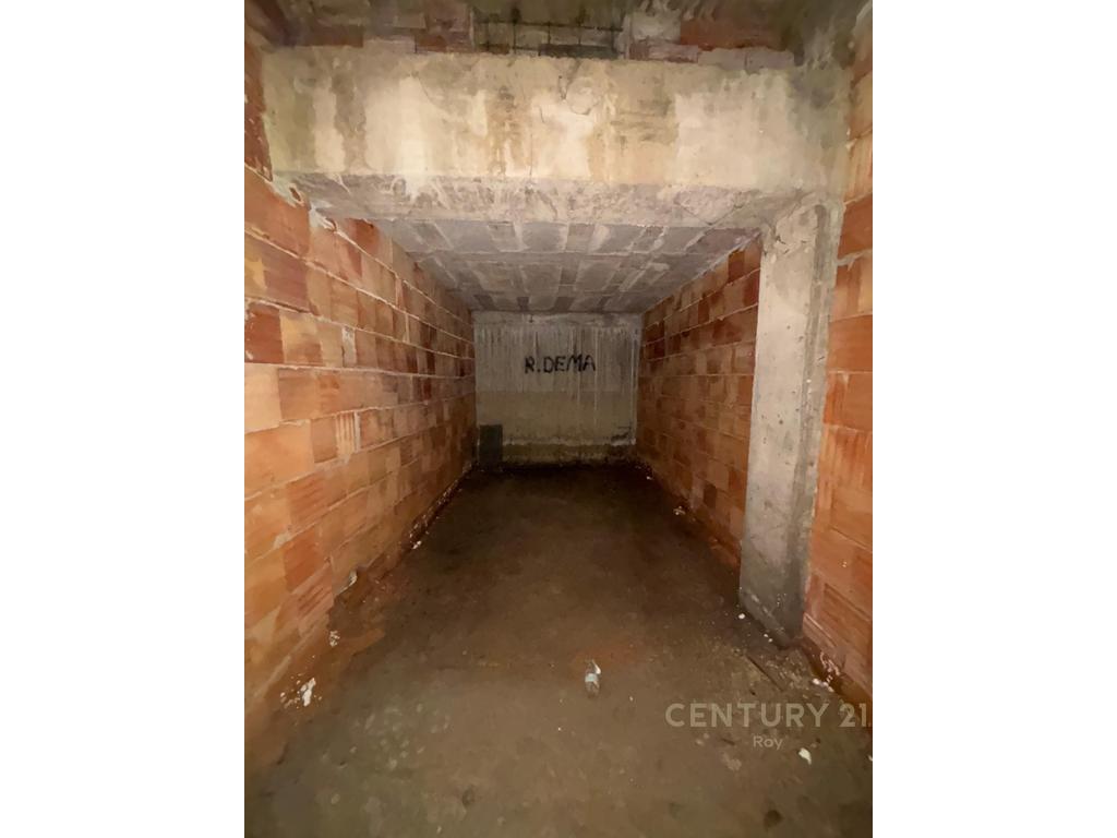 EXCLUSIVE! WE ARE SELLING A GARAGE WITH AN AREA OF 15 m². Formerly URT BUKES!