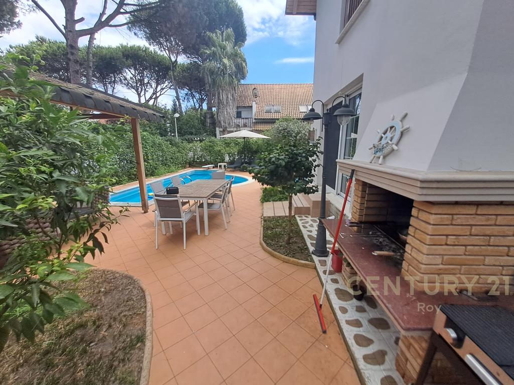 Villa with Pool for Sale in Qerret, Durrës !!