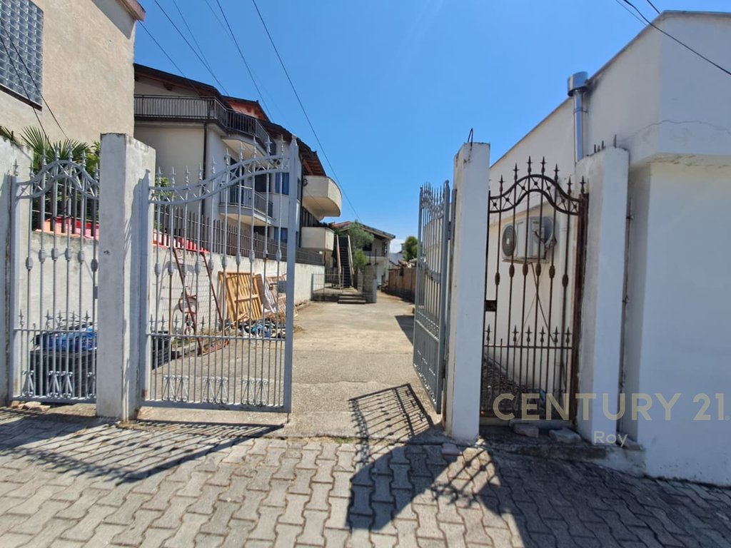 4-Story Villa With Composition 7+3 For Sale in Shijak - 200000€ !!..