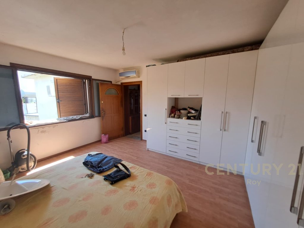 4-Story Villa With Composition 7+3 For Sale in Shijak - 200000€ !!..