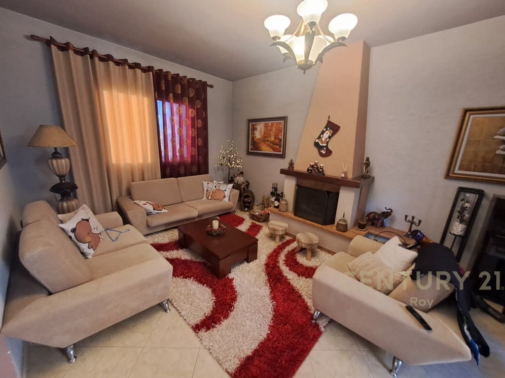 VILLA FOR SALE IN THE CENTER OF DURRES !!.