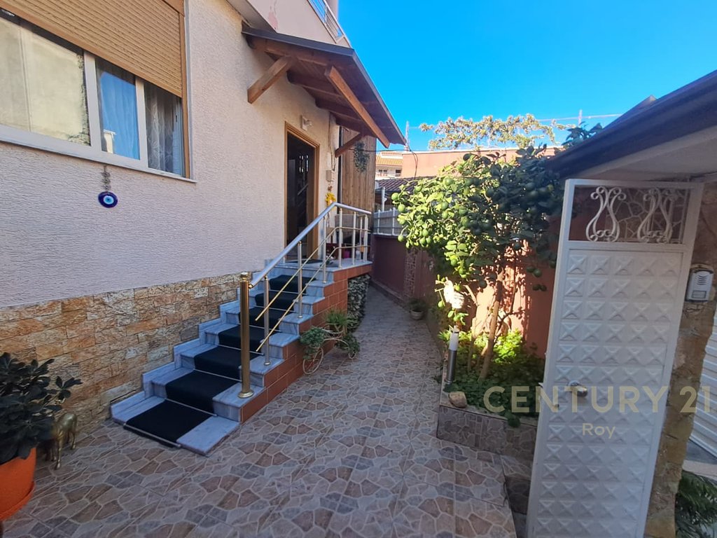 VILLA FOR SALE IN THE CENTER OF DURRES !!.
