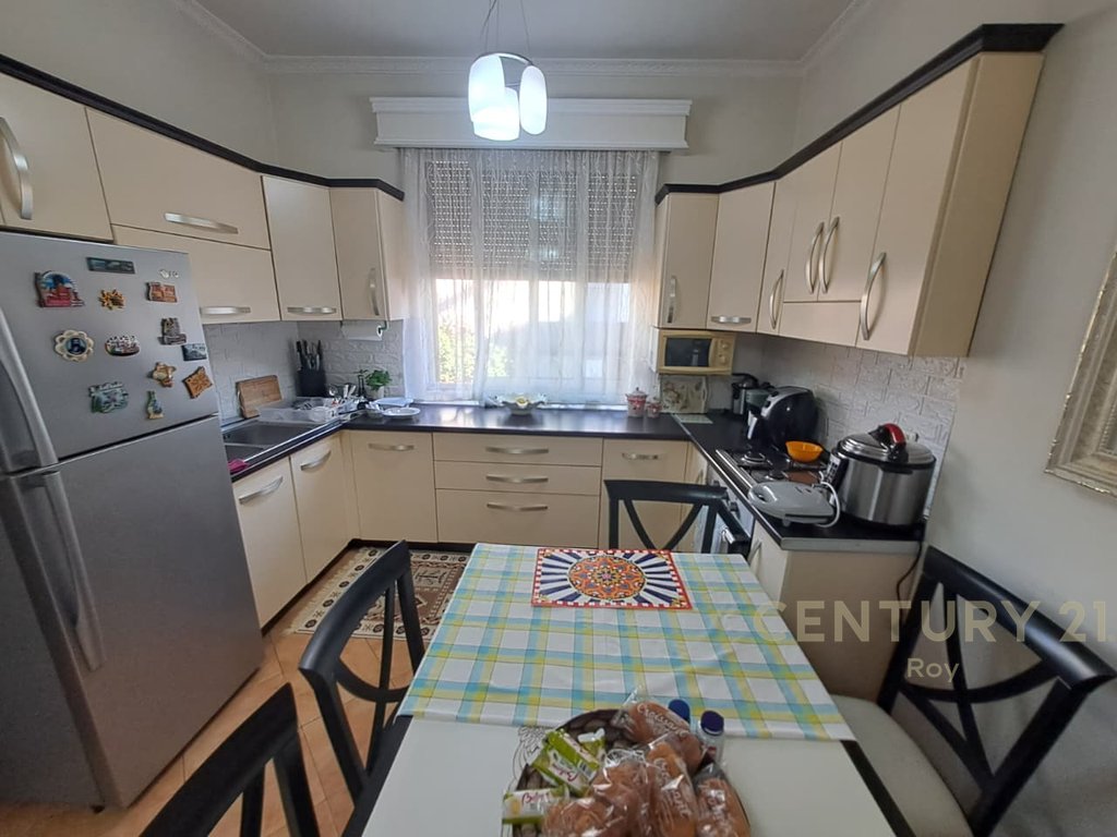 VILLA FOR SALE IN THE CENTER OF DURRES !!.