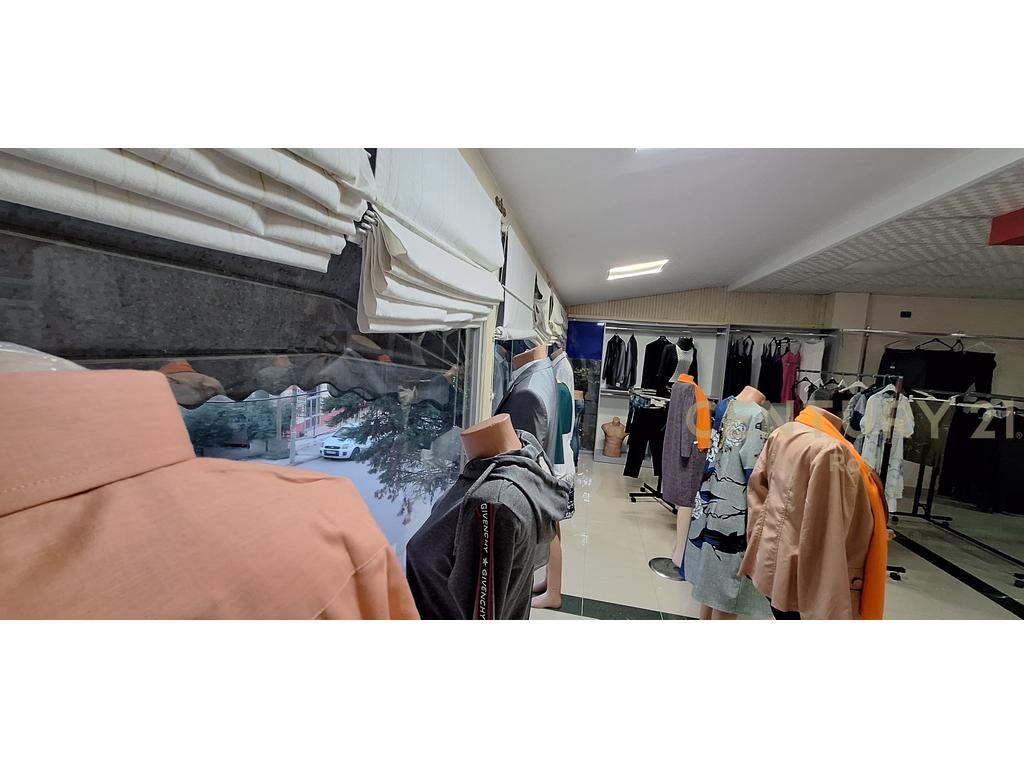 BUSINESS UNIT FOR SALE IN GOLEM CENTER!!!