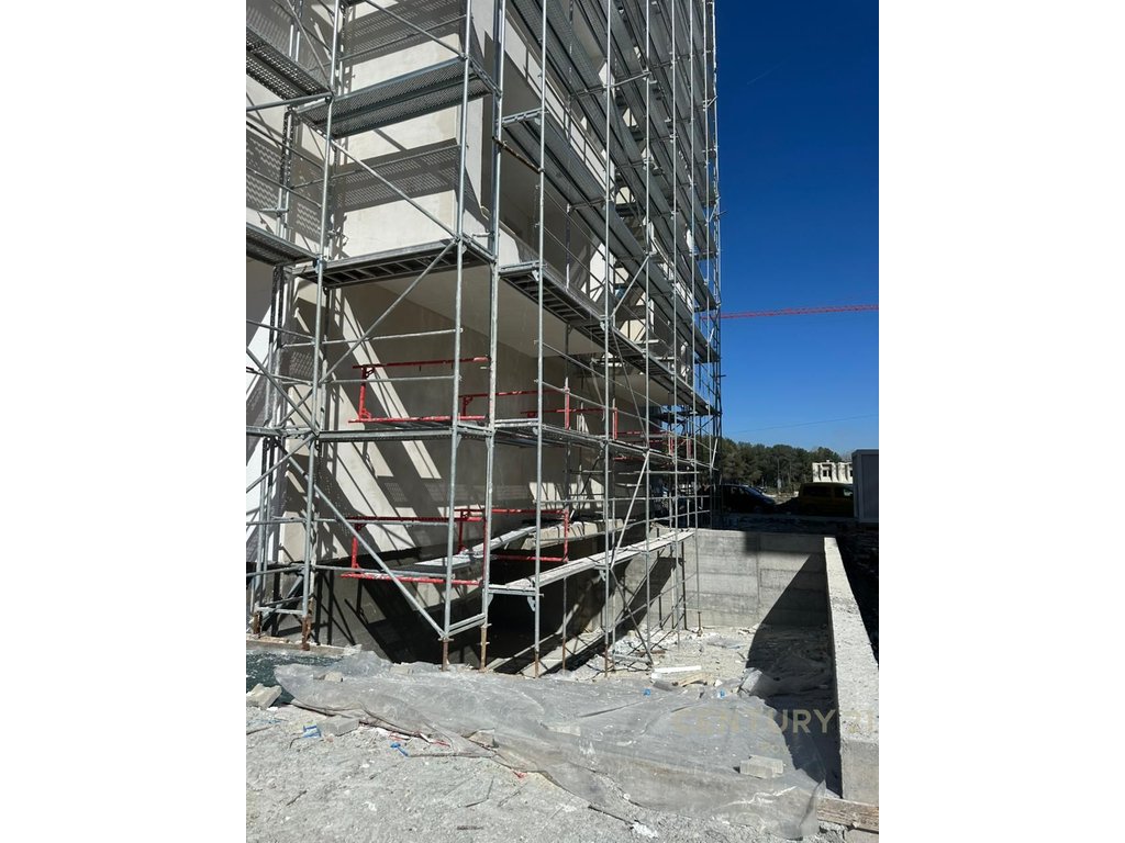 1+1 FOR SALE IN DION RESIDENCE IN QERRET LOCATED 200 METERS FROM THE SEA!!