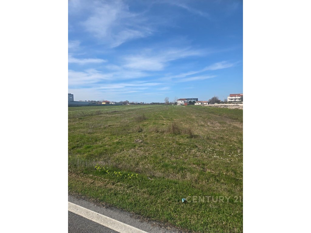 LOTS FOR SALE IN THE FLLAKE AREA VERY CLOSE TO THE HIGHWAY !!!