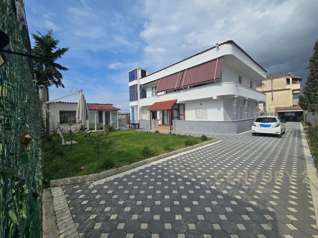 PROPERTY FOR SALE WITH 2 BUILDING PLOTS IN SPITALLE, DURRES!!!