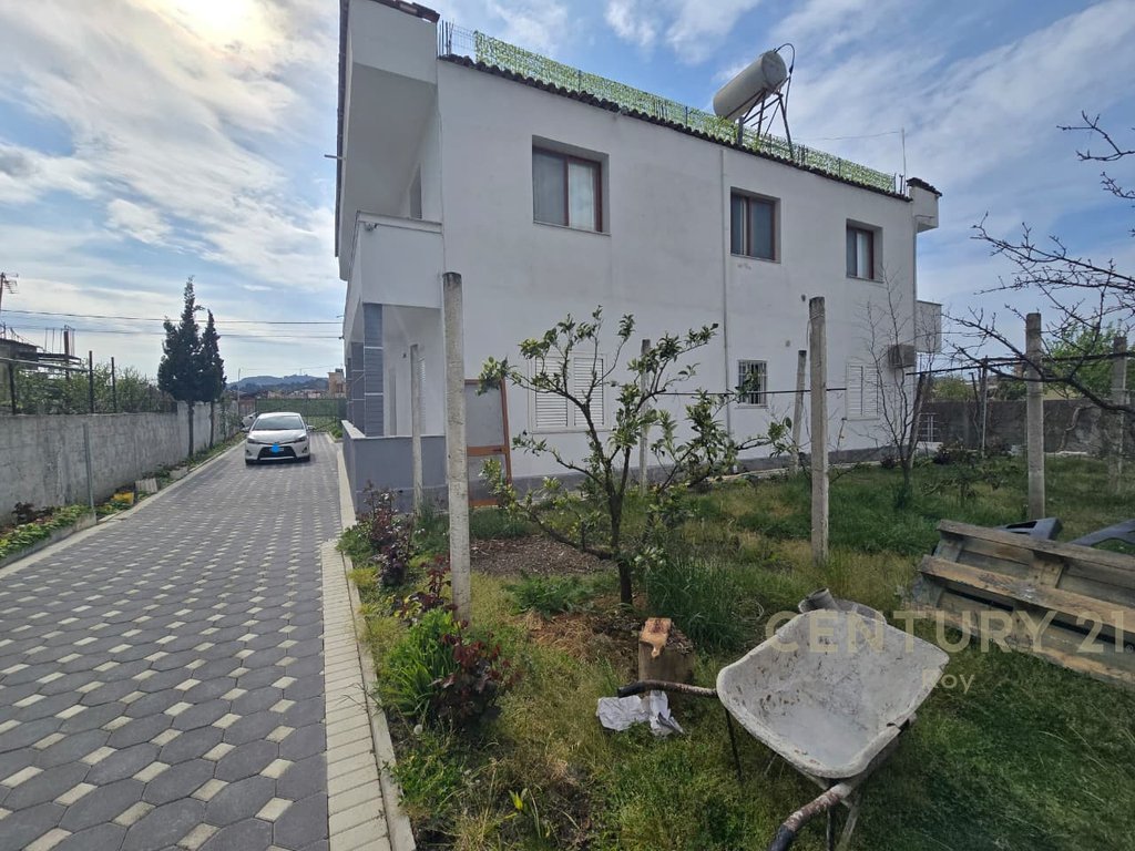 PROPERTY FOR SALE WITH 2 BUILDING PLOTS IN SPITALLE, DURRES!!!