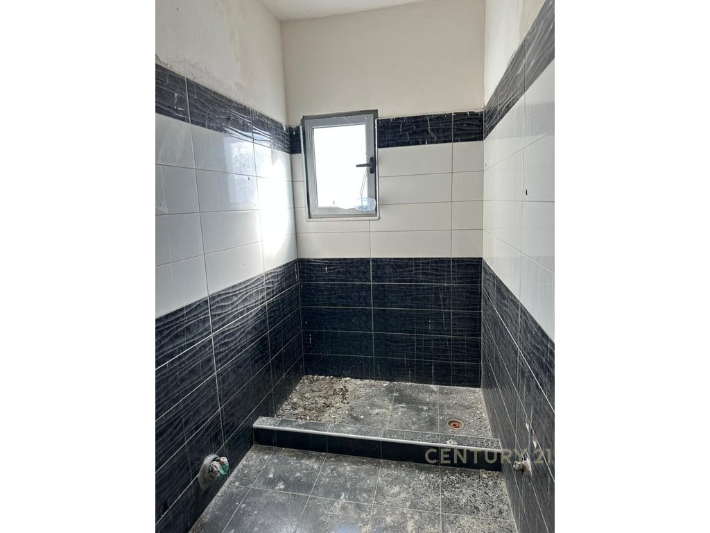 Apartment 2+1+2 for sale in Durrës - €141,000 | 117.5 m²