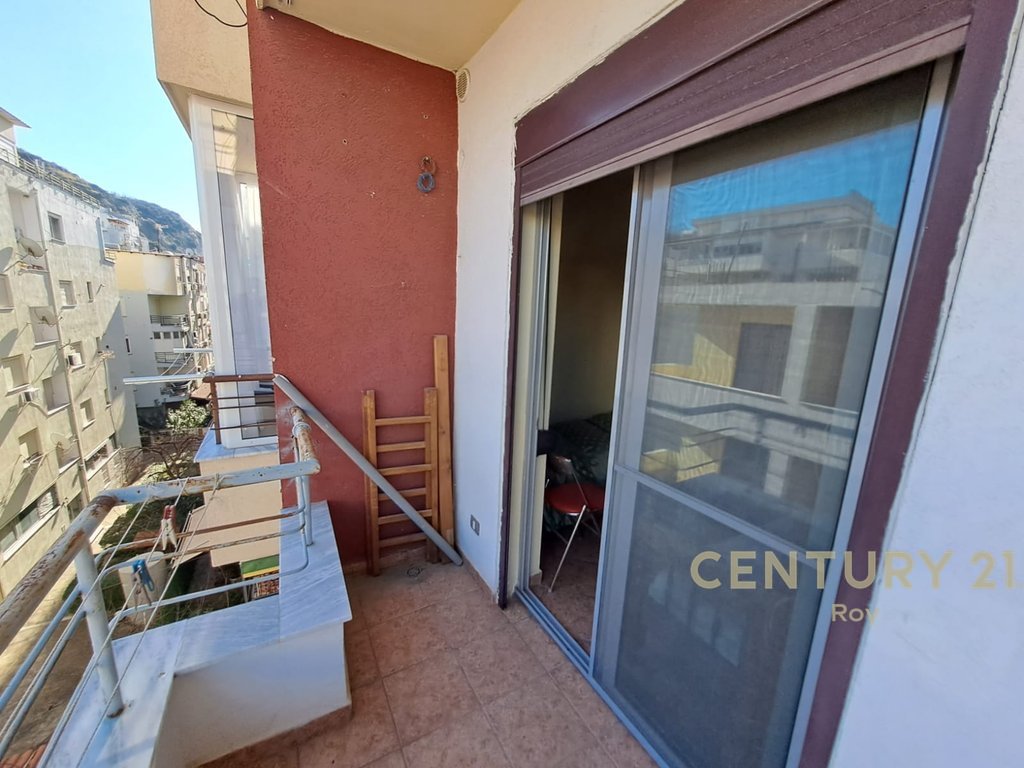 APARTMENT FOR SALE IN KAVAJË CLIFF 50M AWAY FROM THE SEA!!