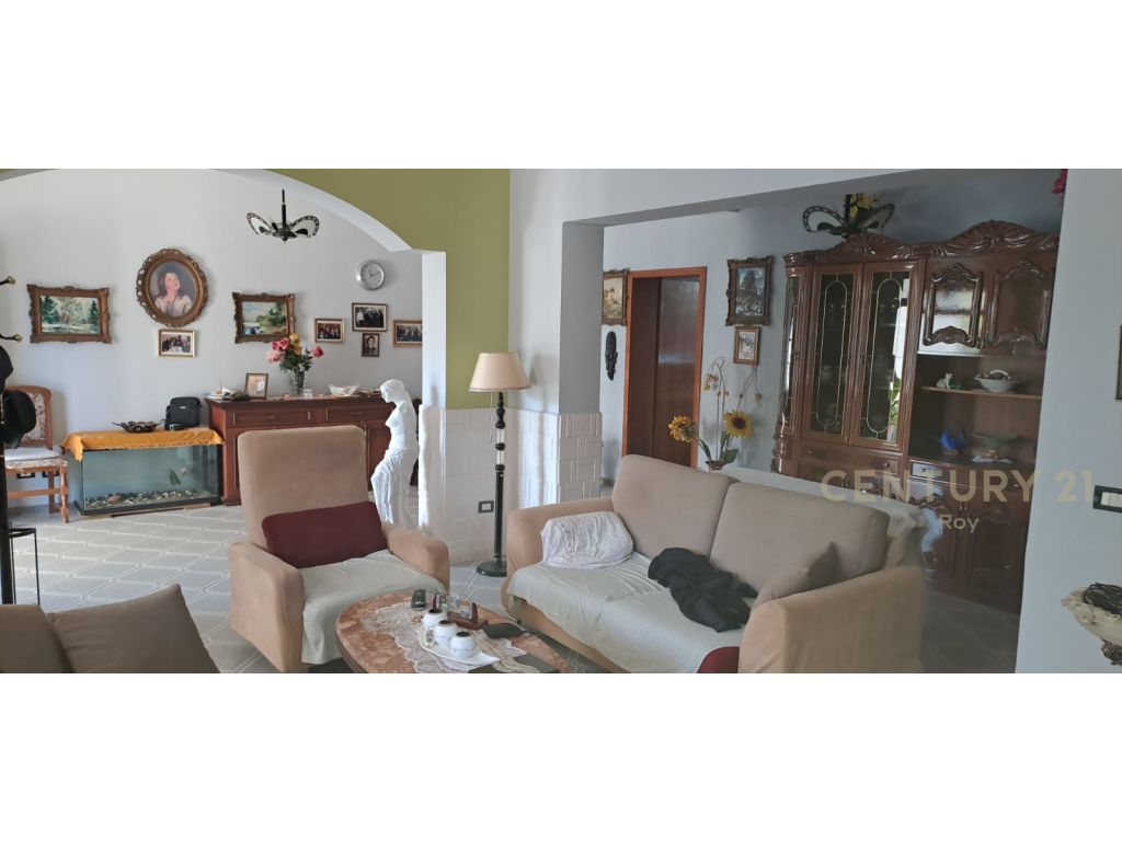 SUPER VILLA FOR SALE NEAR THE HOSPITAL!