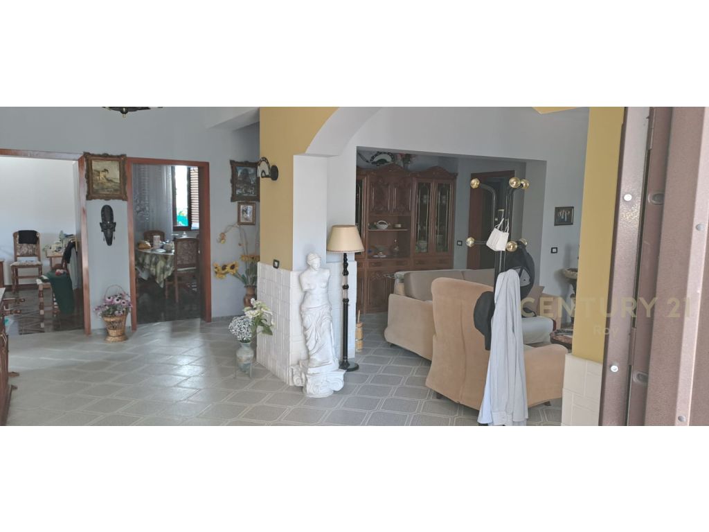 SUPER VILLA FOR SALE NEAR THE HOSPITAL!