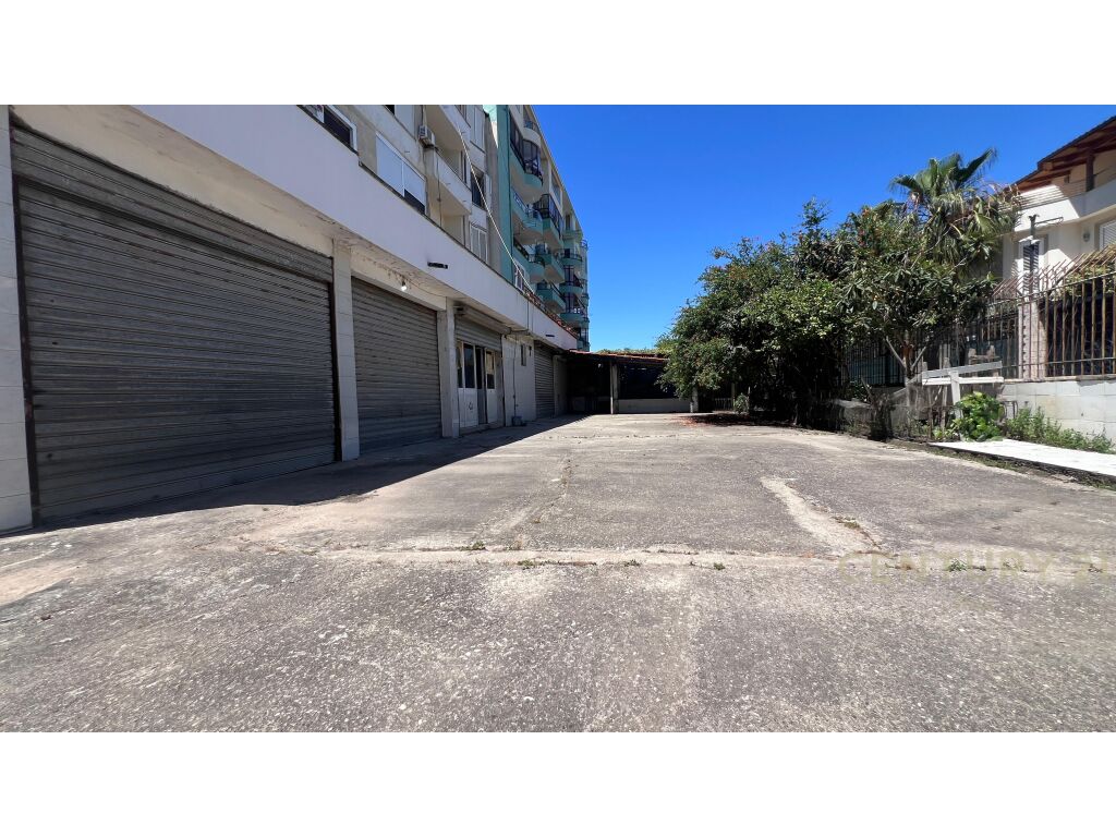 COMMERCIAL ENVIRONMENT FOR SALE NEAR THE RED CROSS, DURRES!