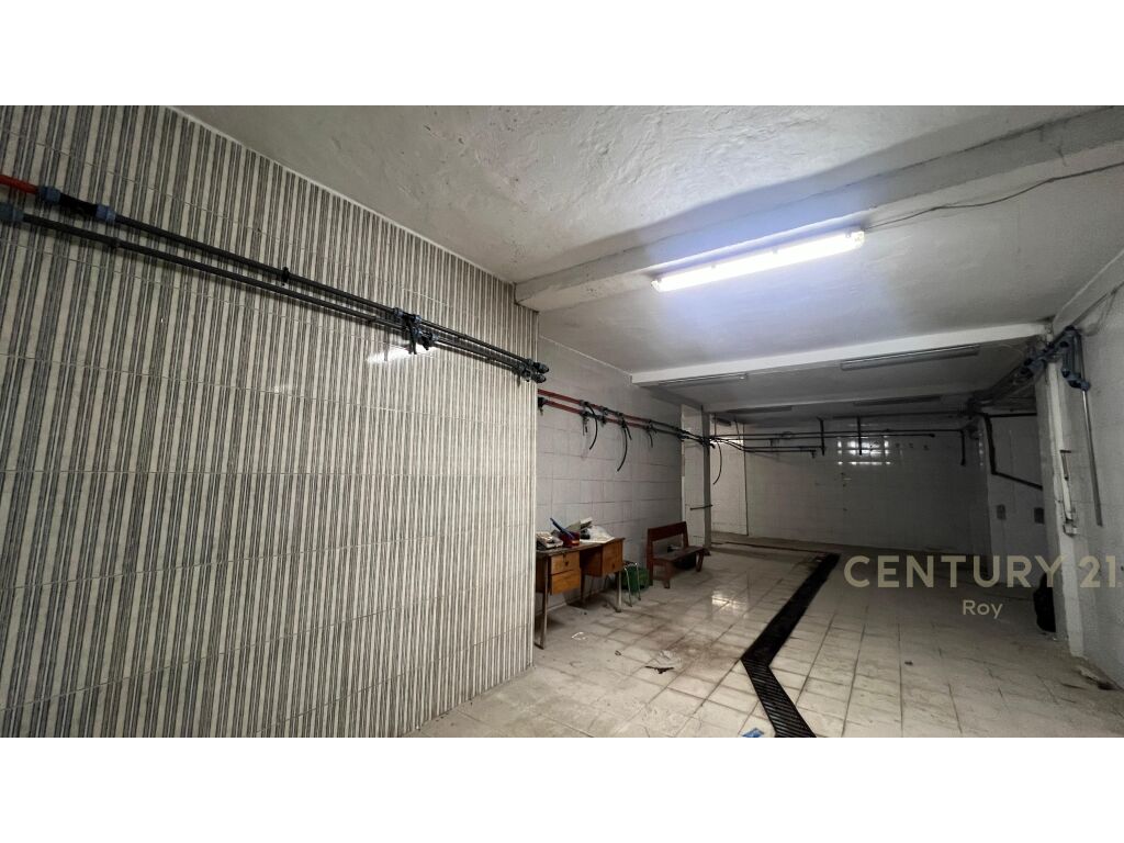 COMMERCIAL ENVIRONMENT FOR SALE NEAR THE RED CROSS, DURRES!