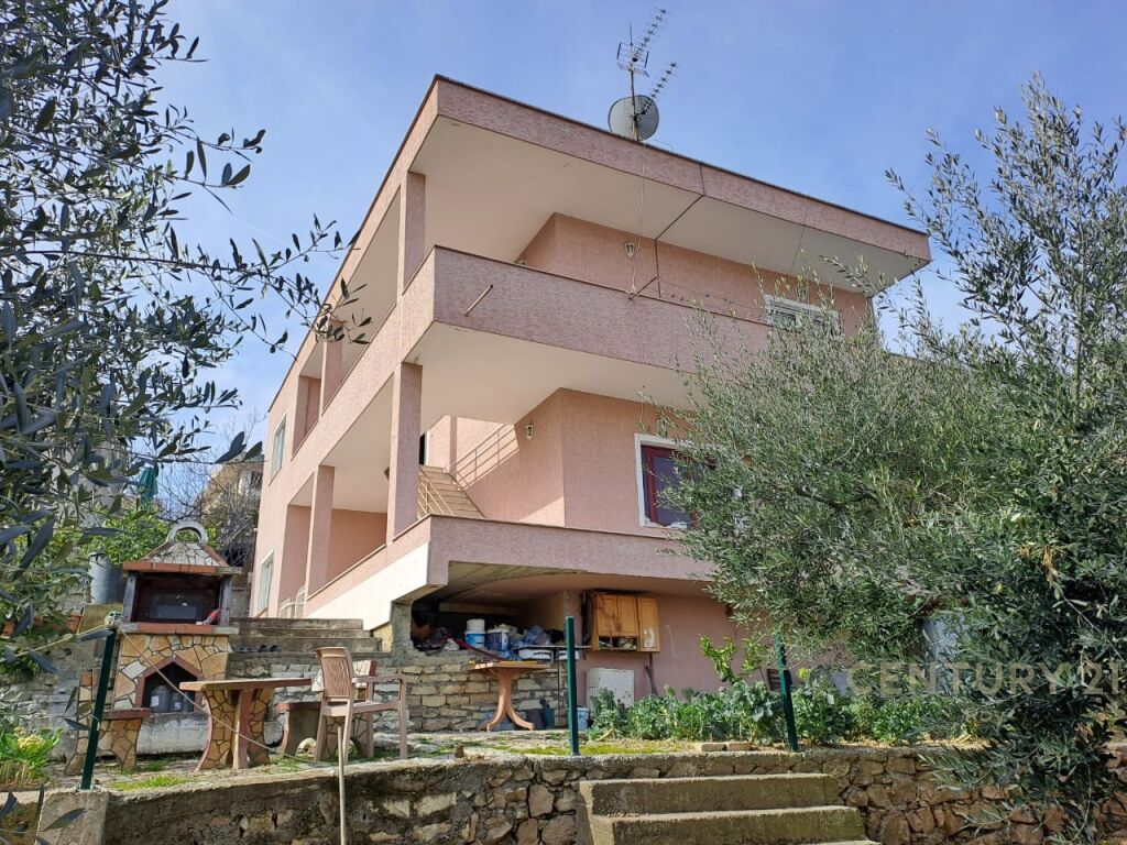 2-STOREY VILLA FOR SALE NEAR PERNOCA FUEL !!!