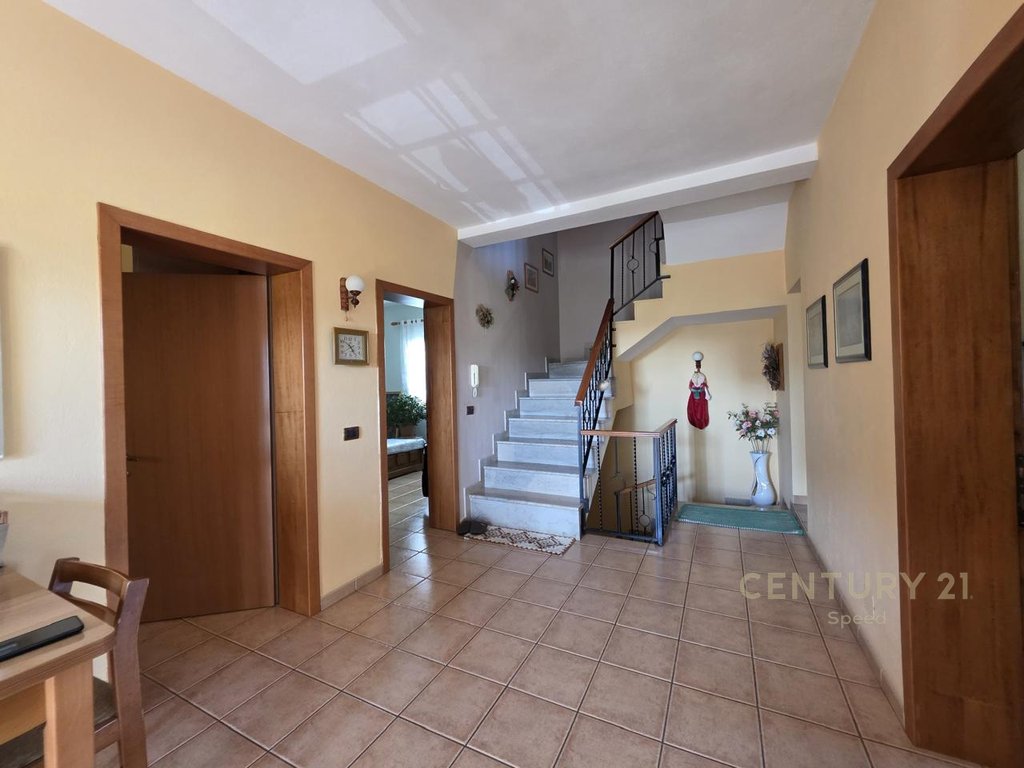 THREE-STOREY VILLA FOR SALE NEAR PRIEST'S HILL!!