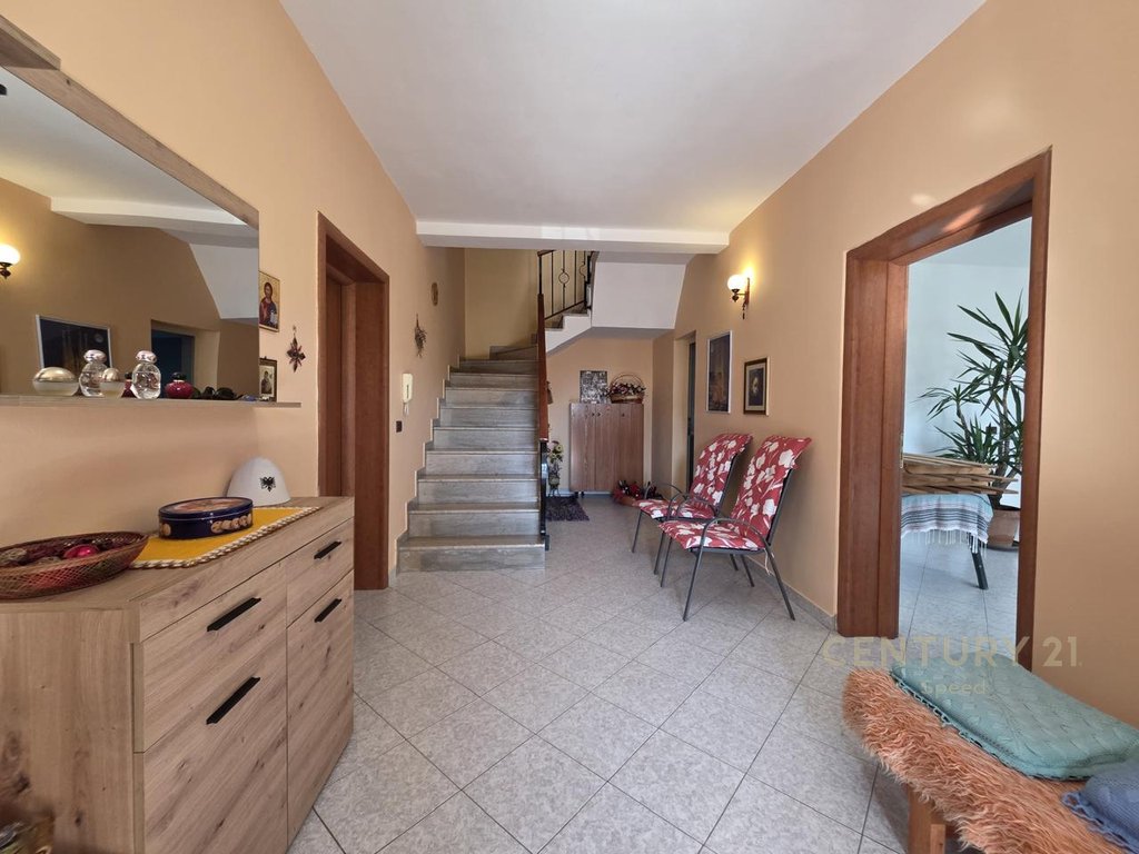 THREE-STOREY VILLA FOR SALE NEAR PRIEST'S HILL!!