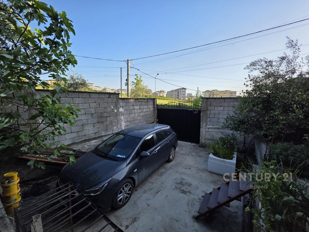 THREE-STOREY VILLA FOR SALE NEAR PRIEST'S HILL!!
