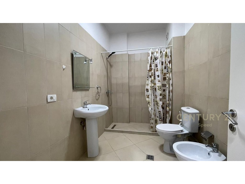 1+1 apartment for rent on 5 Maji Street with parking space!