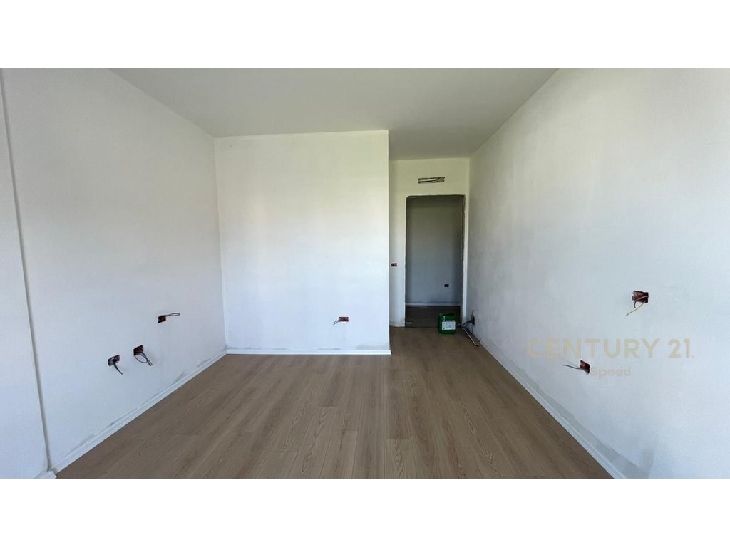 Apartment 2+1 for sale in the Paskuqan area!