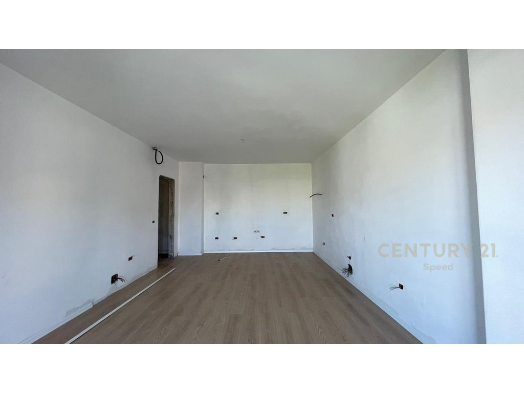 Apartment 2+1 for sale in the Paskuqan area!