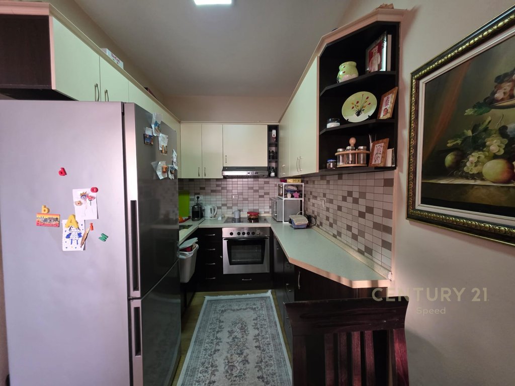 1+1 Apartment for rent near the United School!