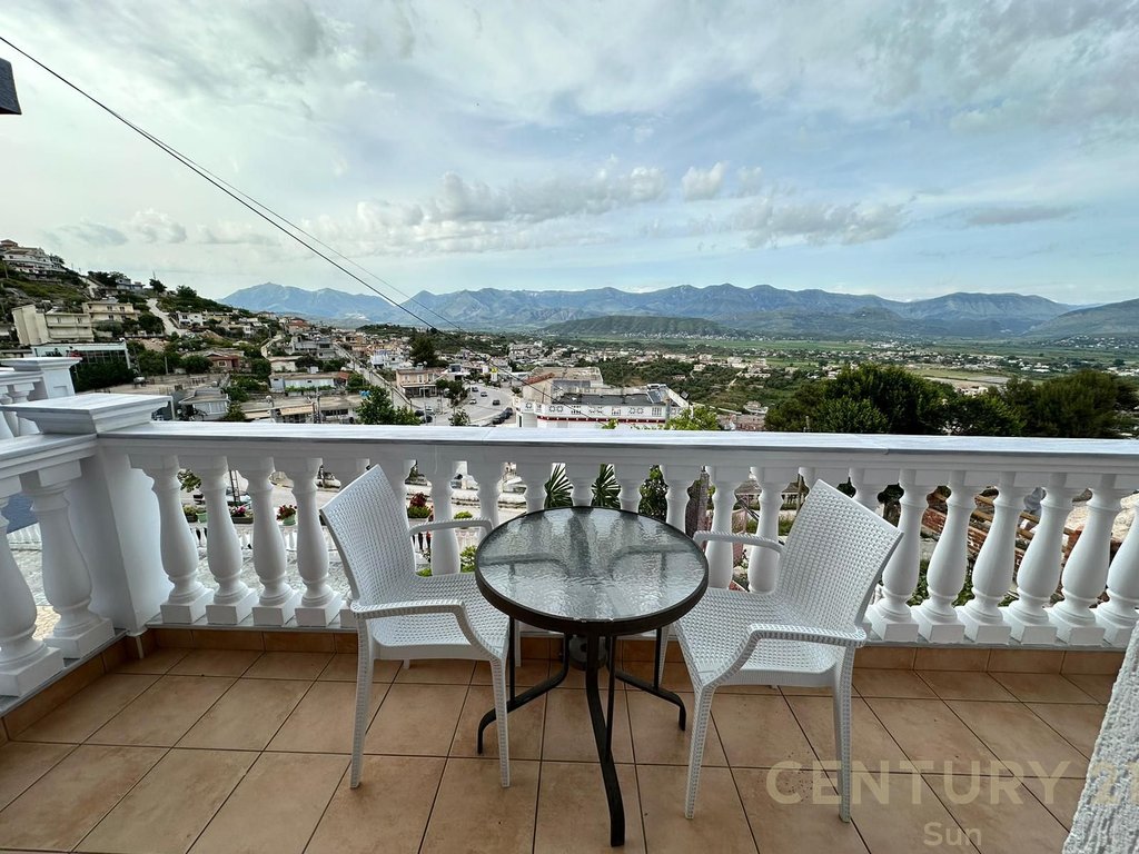 VILLA FOR SALE AT THE ENTRANCE TO SARANDA!