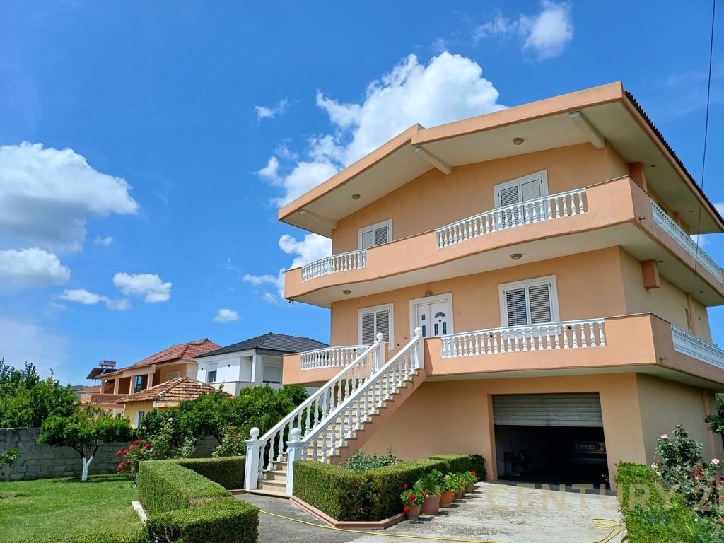VILLA FOR SALE NEAR THE "RENOIL" FUEL STATION IN FIER!