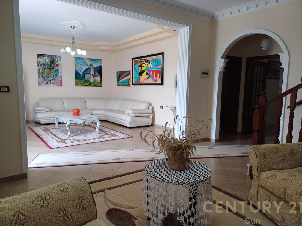 VILLA FOR SALE NEAR THE "RENOIL" FUEL STATION IN FIER!