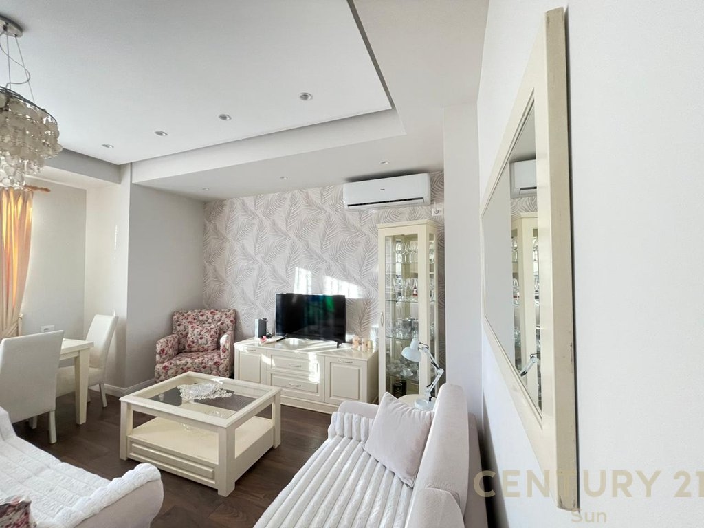 2+1 APARTMENT FOR RENT ON DURRES STREET!