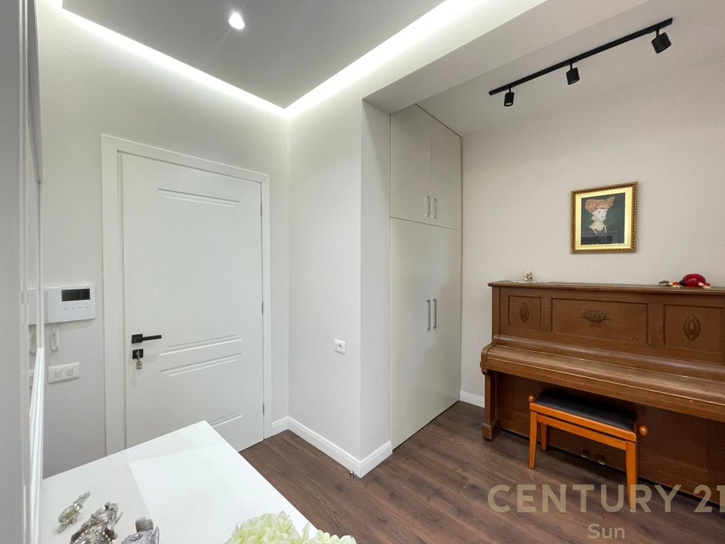 2+1 APARTMENT FOR RENT ON DURRES STREET!