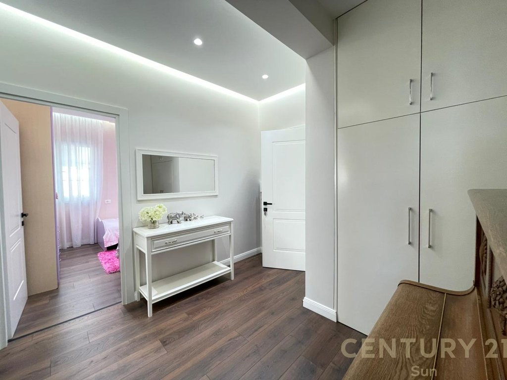 2+1 APARTMENT FOR RENT ON DURRES STREET!