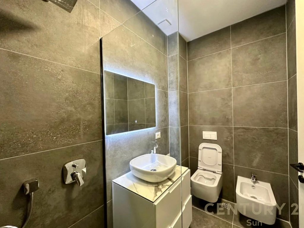 APARTMENT 2+1+PARKING SPACE FOR RENT NEAR THE DRY LAKE!