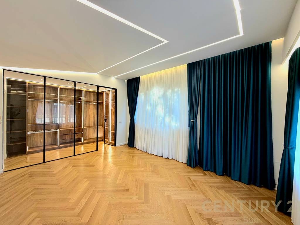 VILLA FOR SALE NEAR TEG