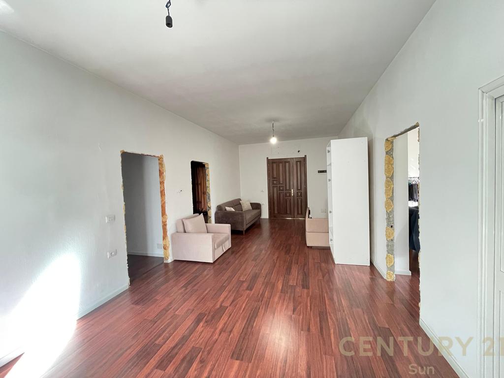 VILLA FOR RENT NEAR THE 21 DECEMBER AREA.