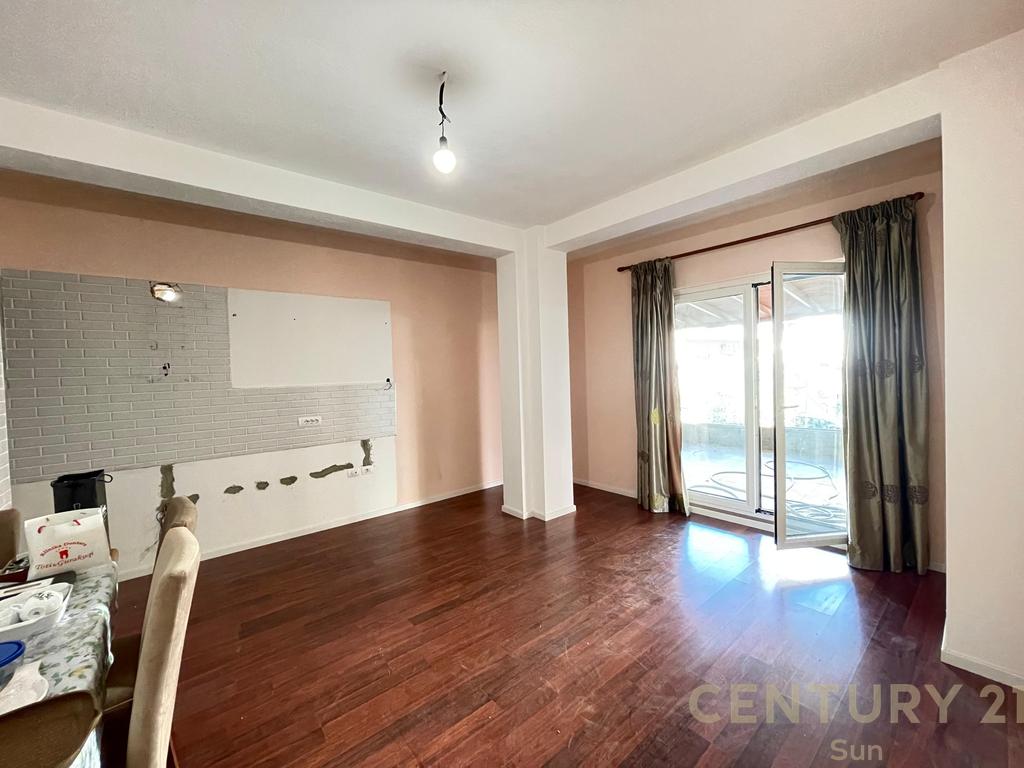 VILLA FOR RENT NEAR THE 21 DECEMBER AREA.