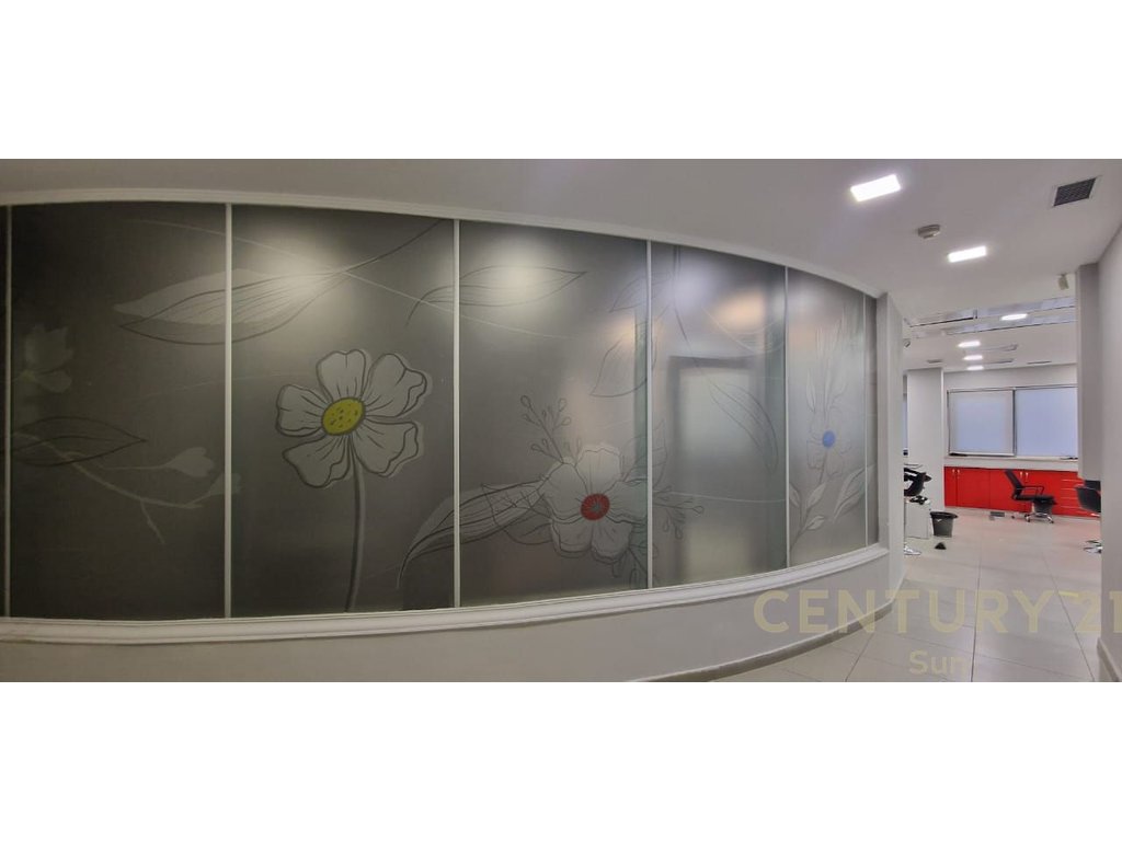 Office space for rent on Kavaja Street!