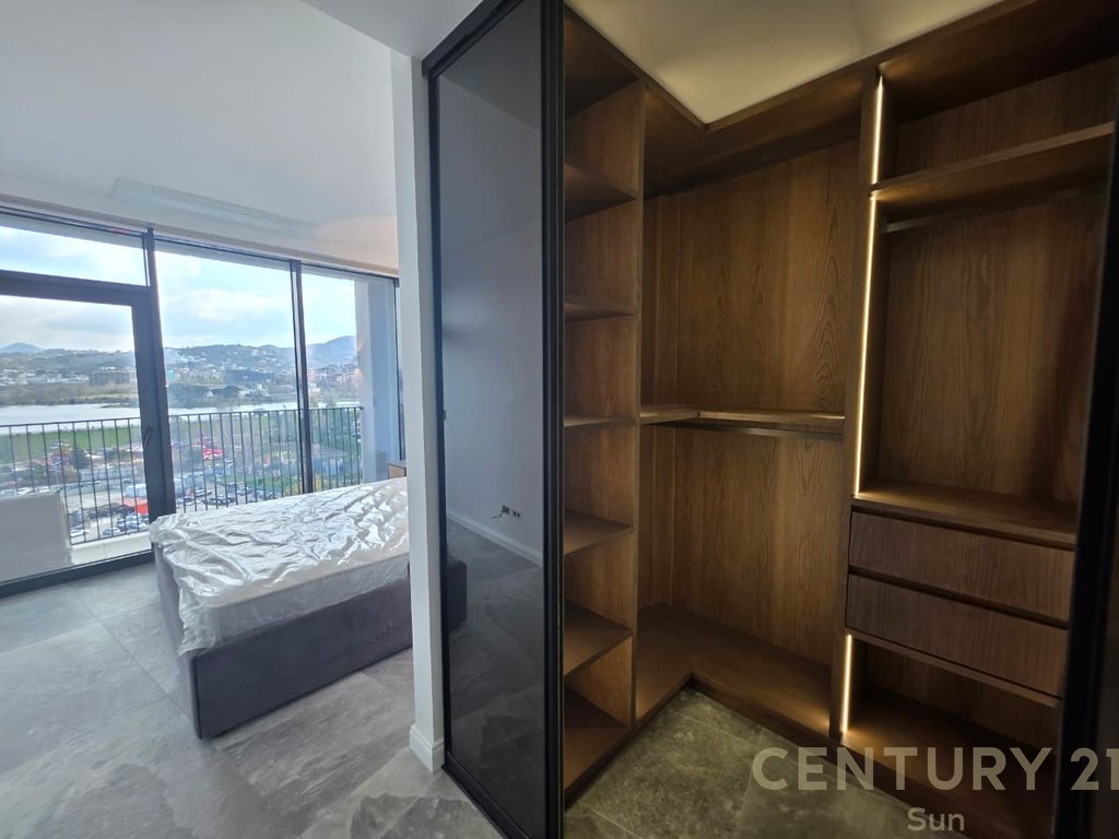 APARTMENT 3+1+2 + 2 PARKING SPOTS FOR SALE IN LAKE VIEW KOSOVAREVE STREET