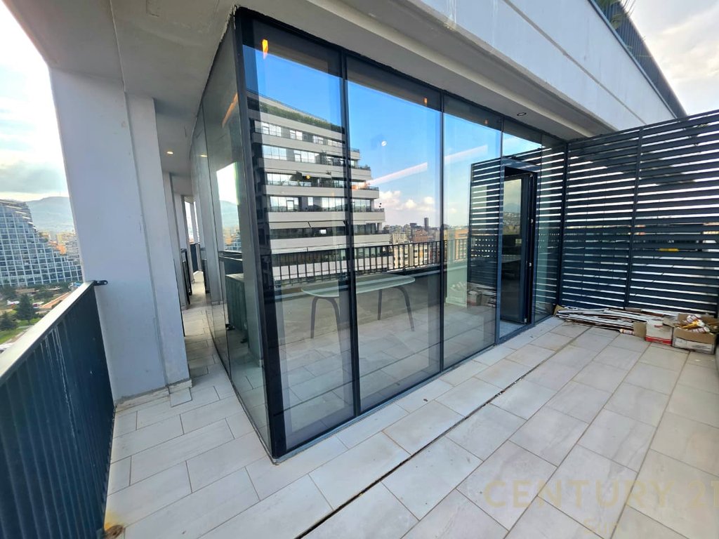 APARTMENT 3+1+2 + 2 PARKING SPOTS FOR SALE IN LAKE VIEW KOSOVAREVE STREET