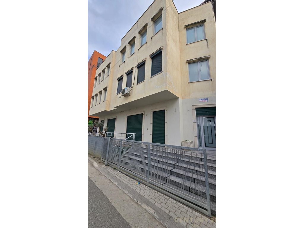 THREE-STORY BUILDING FOR RENT IN PASKUQAN.