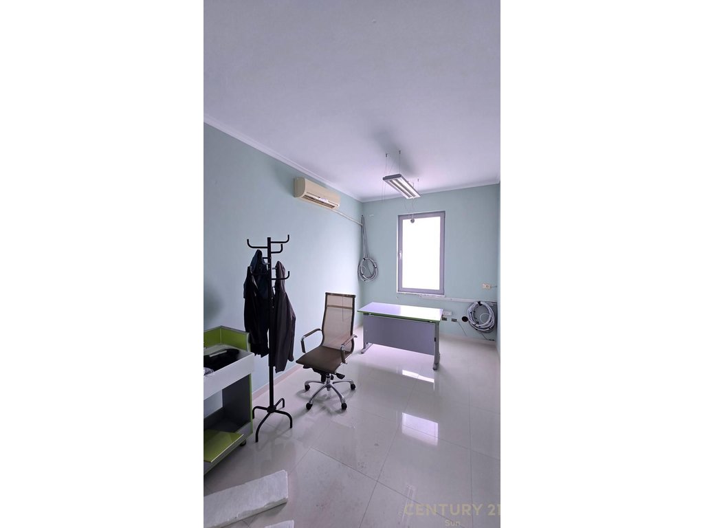 THREE-STORY BUILDING FOR RENT IN PASKUQAN.