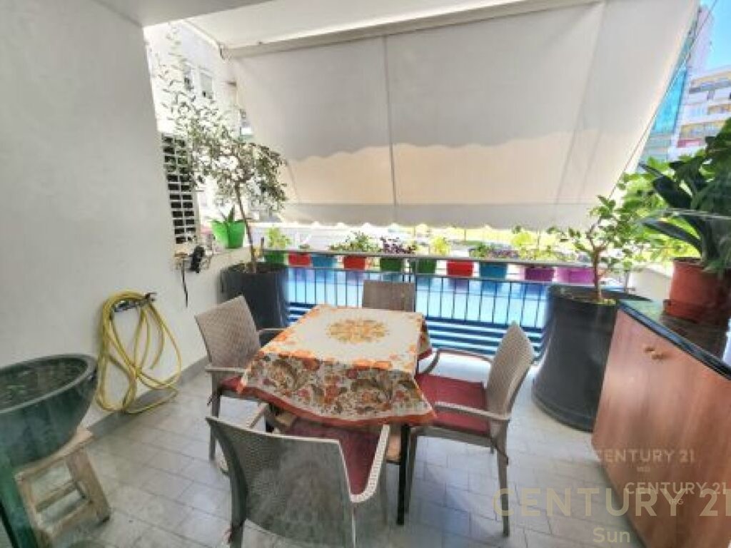 APARTAMENT 3+1+2 PER QIRA TE ZOGU I ZI.