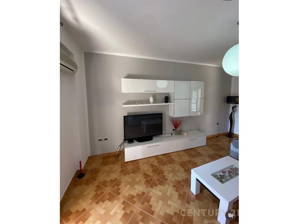 2+1+2 Apartment for sale near Cipaj Street, Vlore