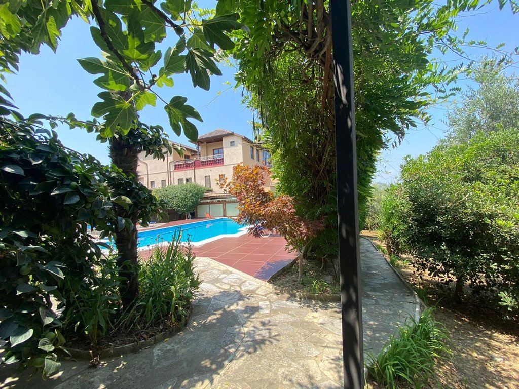Tuscan Style Villa with Pool for Sale in Pezë – Suitable for Living or Hospitality, Agrotourism!!