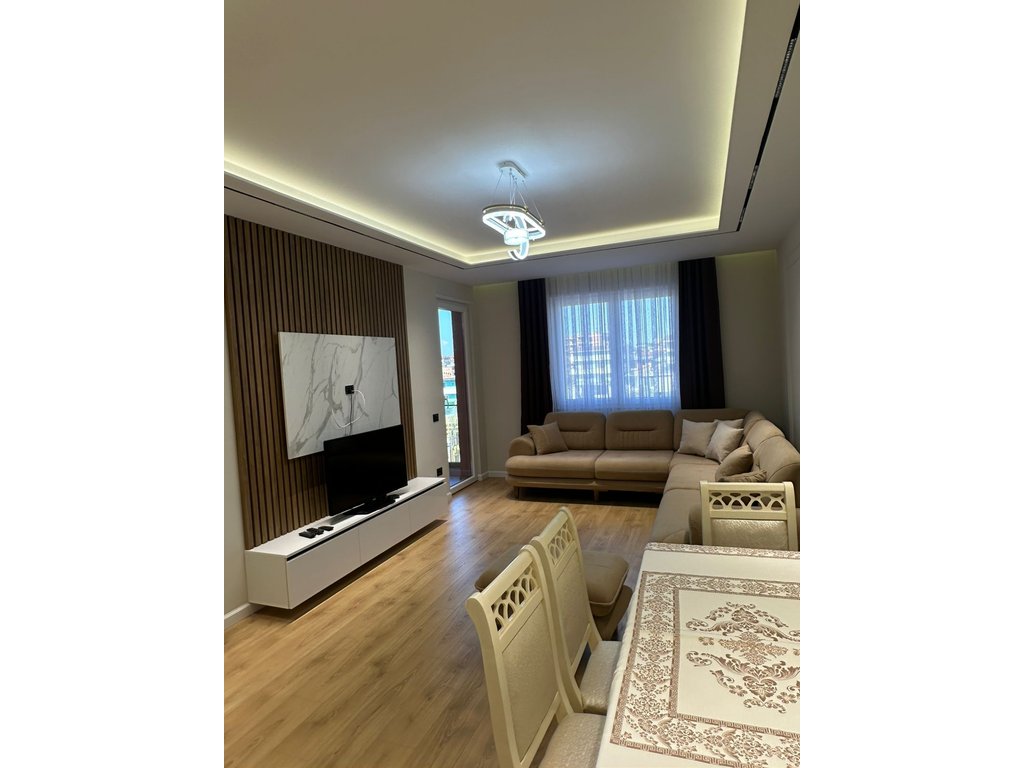 Apartament i ri i mobiluar me qira në Paskuqan + Post parkimi
