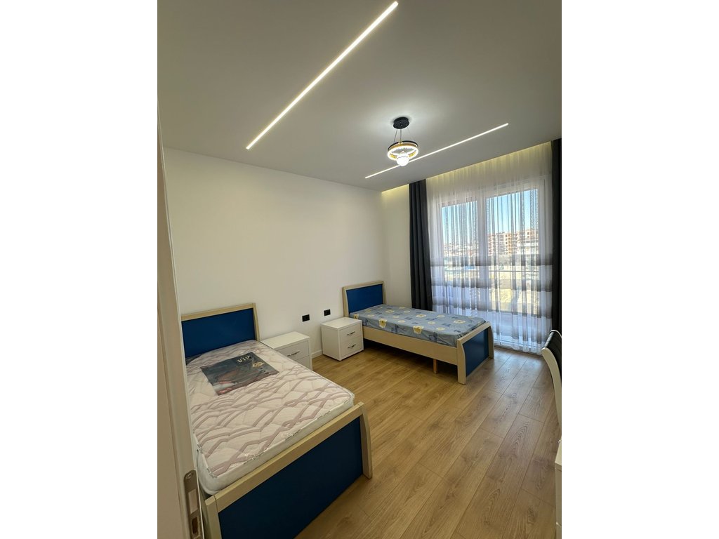 Apartament i ri i mobiluar me qira në Paskuqan + Post parkimi