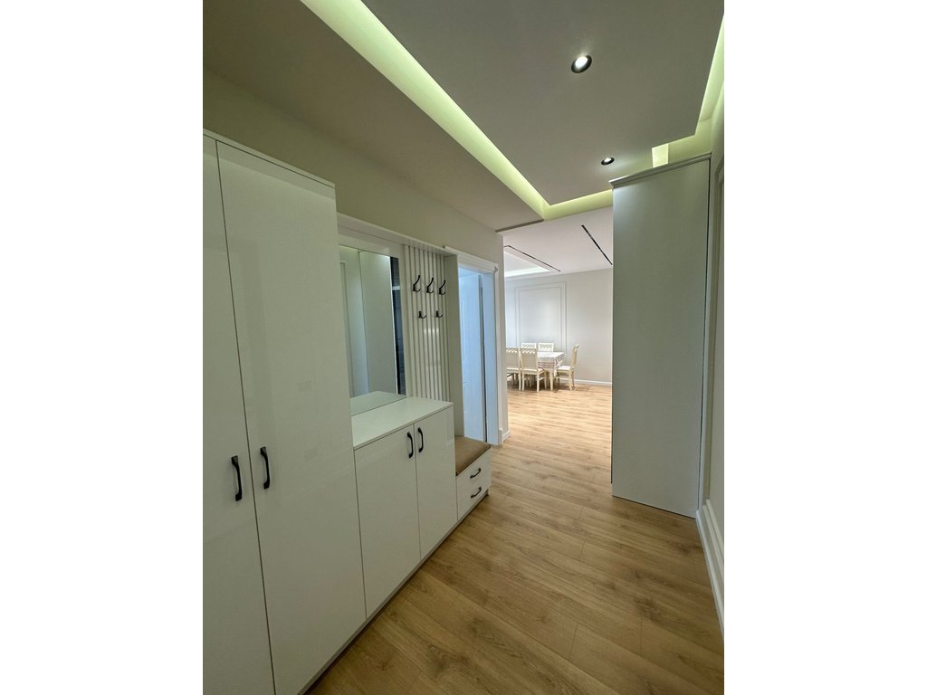 Apartament i ri i mobiluar me qira në Paskuqan + Post parkimi