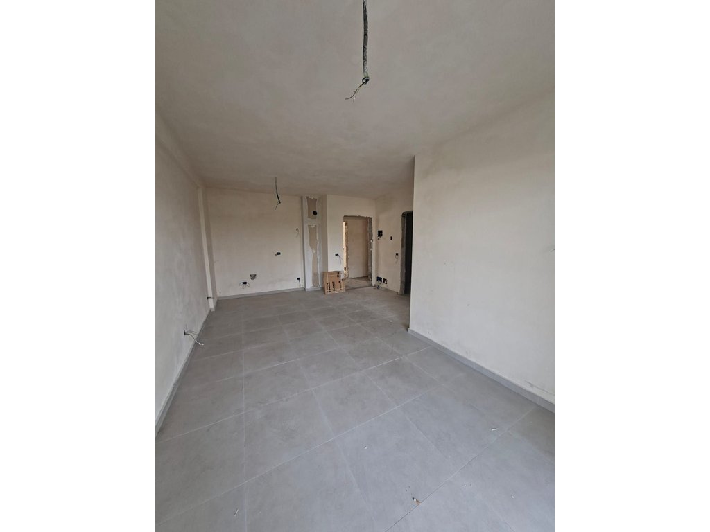 Apartment - For Sale - Mali i Robit, Durrës