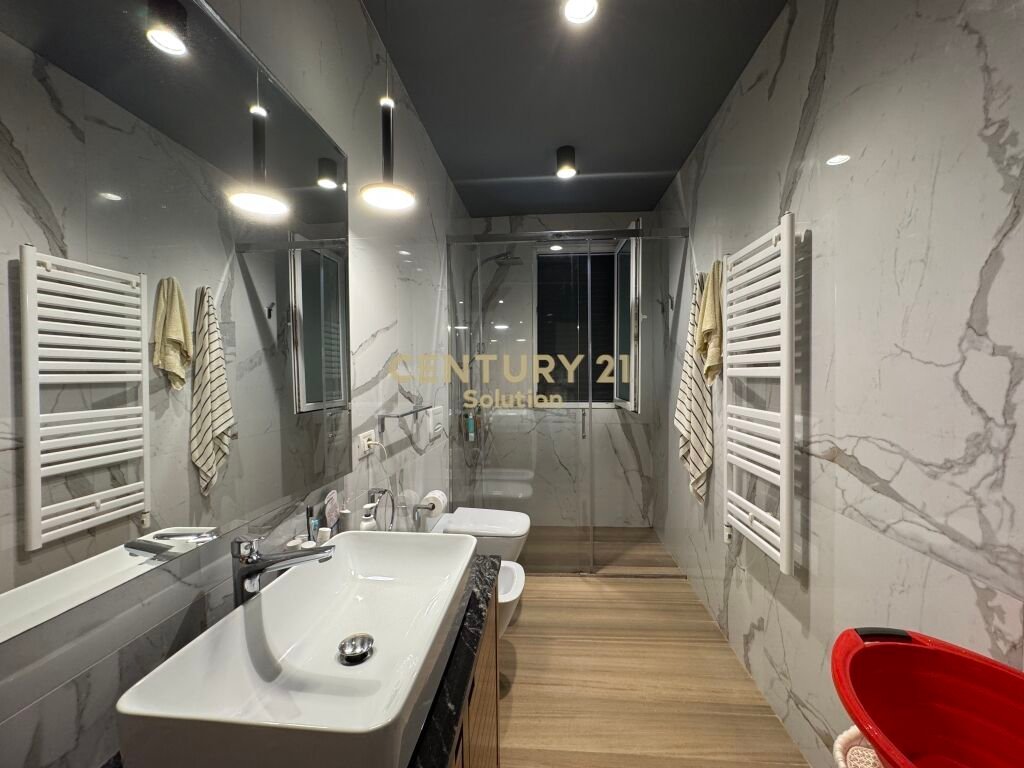 VILLA FOR SALE IN QERRET!