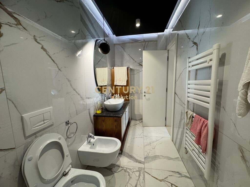 VILLA FOR SALE IN QERRET!
